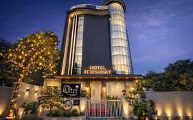 Qotel Comfort At Residency Kaushambi Anand Vihar